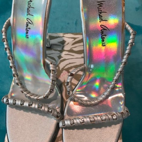 Michael Antonio Silver Satin Heels Size 6-1/2 *NEW 🎀 - Picture 6 of 7